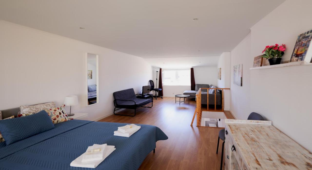 Apartments Center Castelo Lisbona Esterno foto